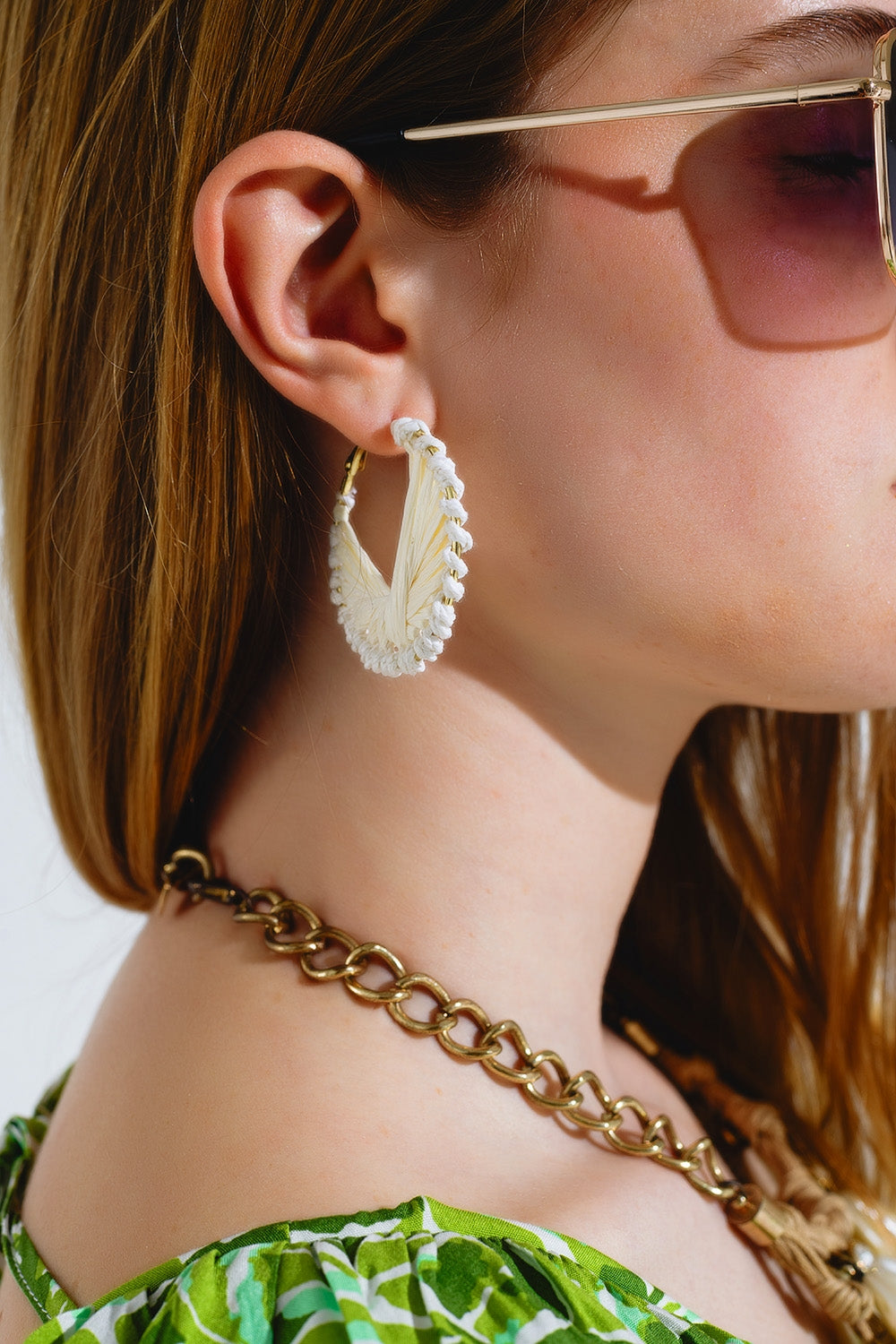 Cream Round Woven Earrings With Intertwined Motive