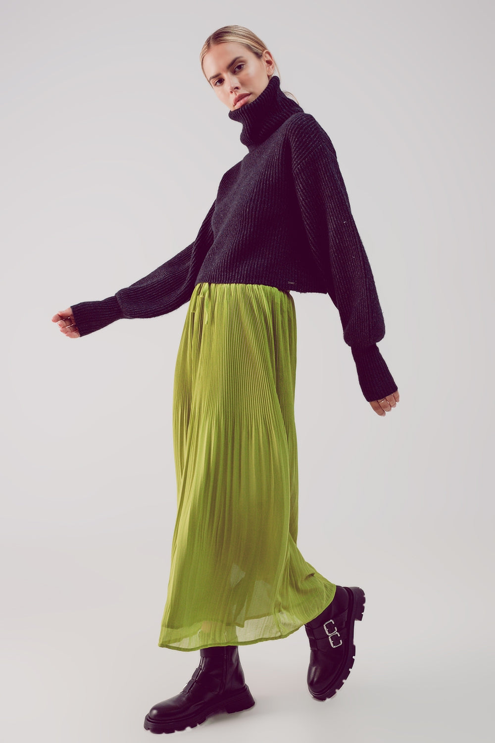 High Neck Jumper With Balloon Sleeve in Black