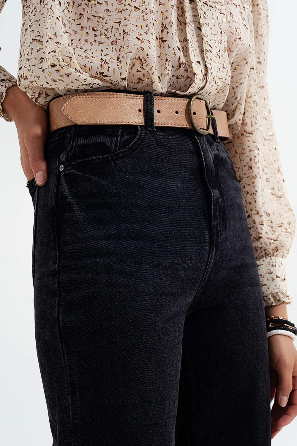 High Rise Straight Jeans in Washed Black