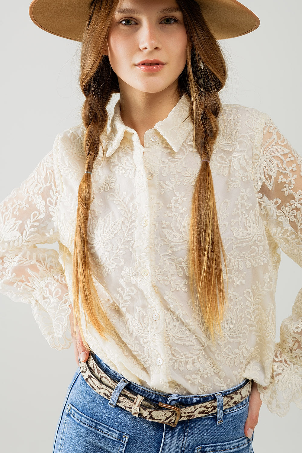 Romantic Beige Lace Shirt With Balloon Sleeves