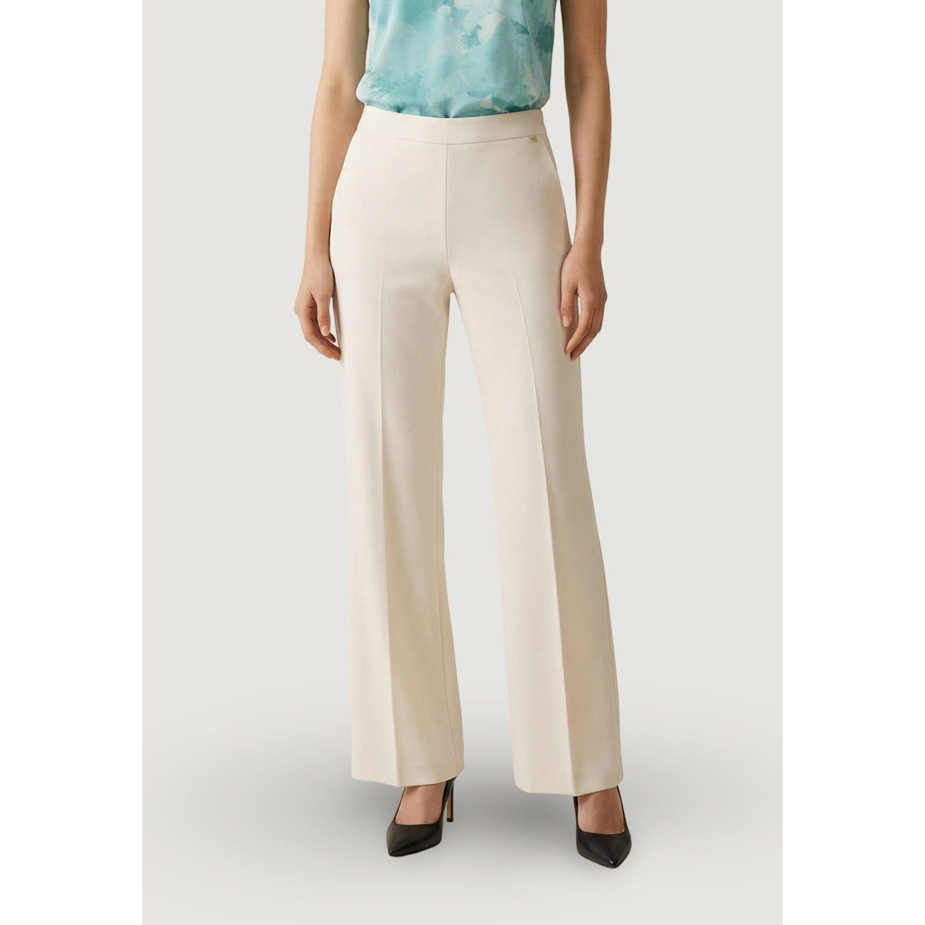 Artigli  Women Trousers